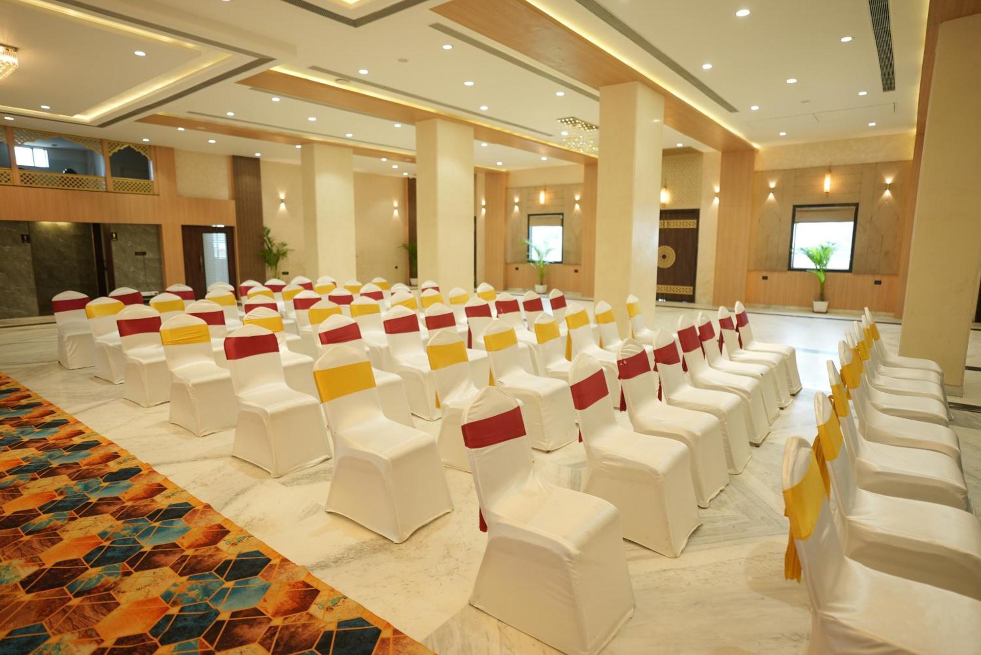 Palak Palace Hotels And Resort Bhopal Bagian luar foto